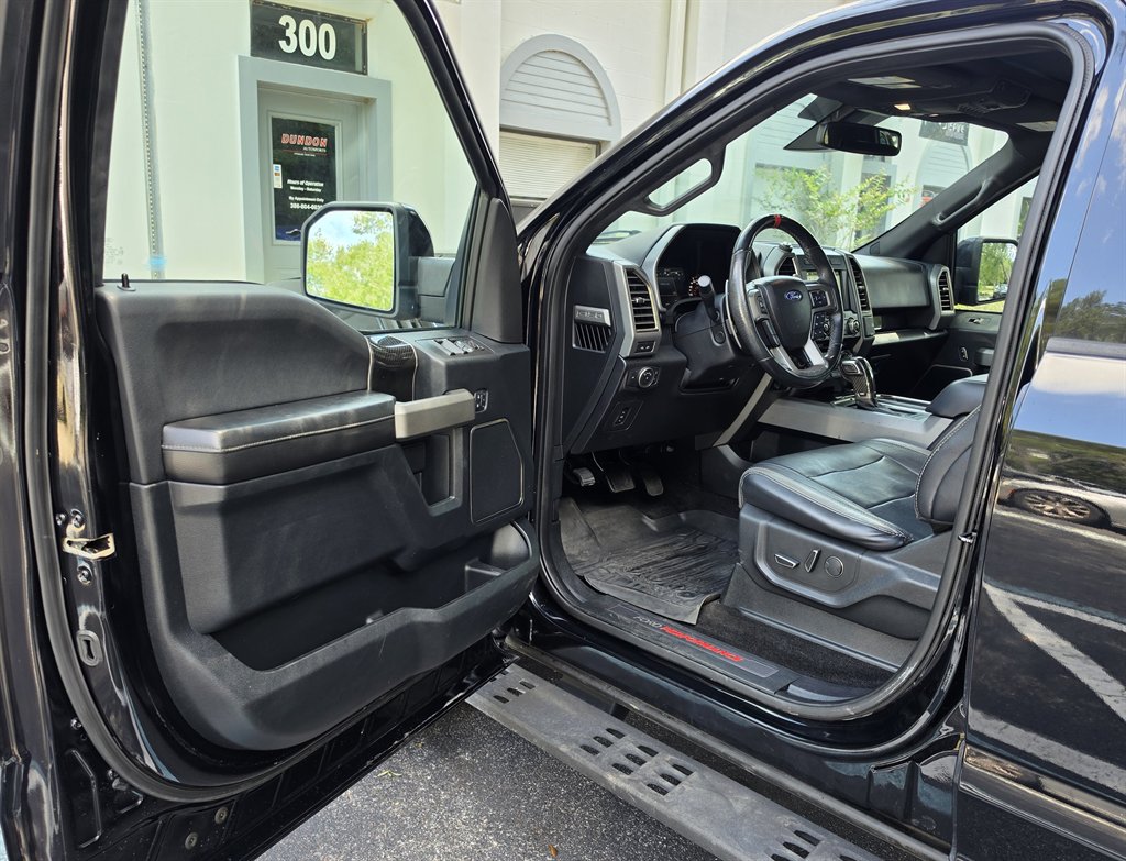2017 Ford F-150 Raptor - Photo 21