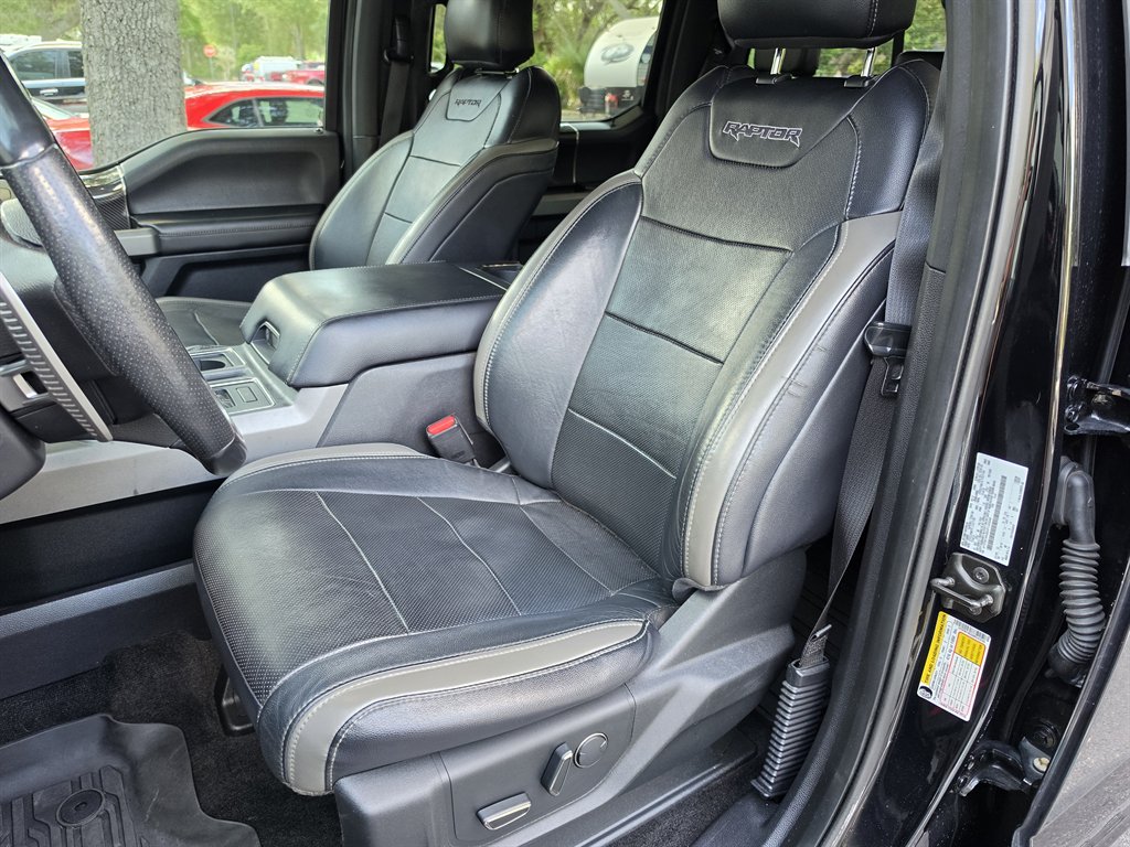 2017 Ford F-150 Raptor - Photo 24