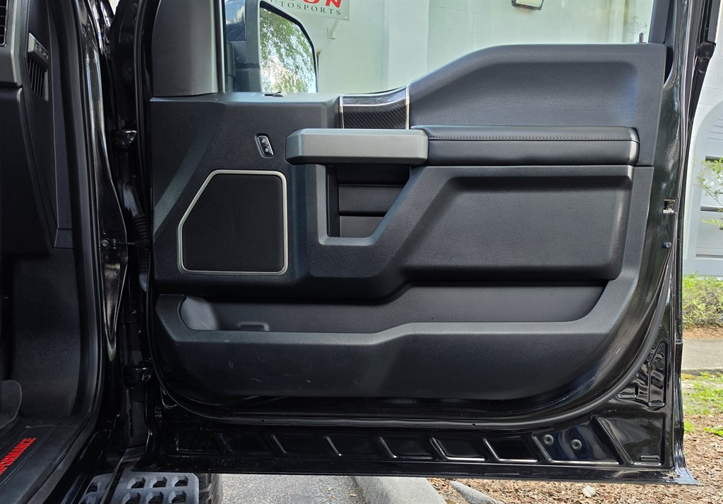 2017 Ford F-150 Raptor - Photo 40