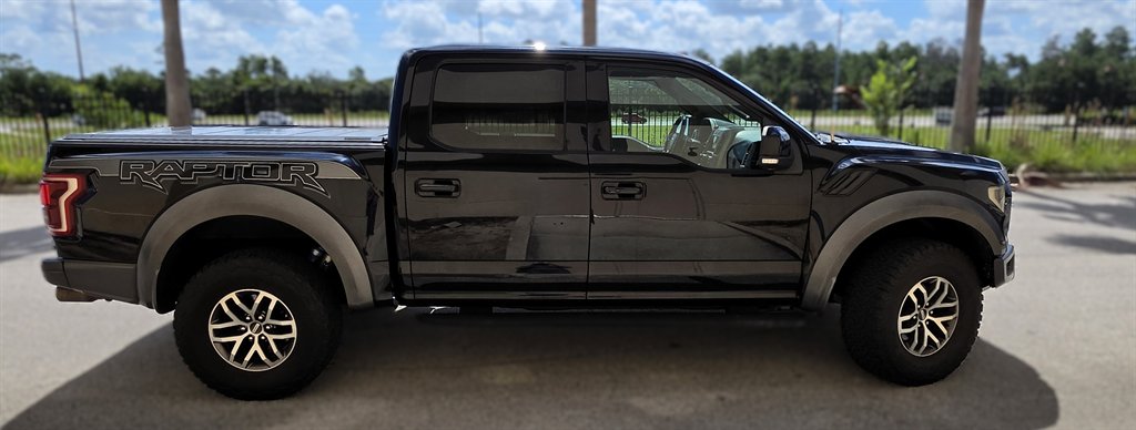 2017 Ford F-150 Raptor - Photo 12