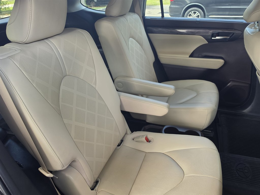 2020 Toyota Highlander Platinum - Photo 36