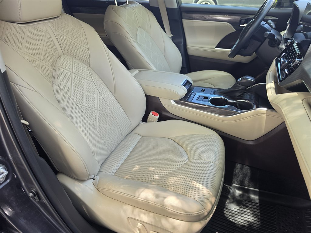 2020 Toyota Highlander Platinum - Photo 40