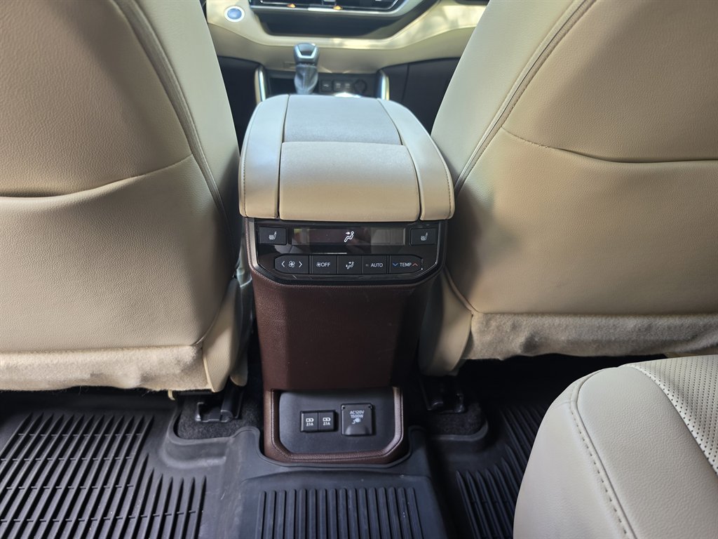 2020 Toyota Highlander Platinum - Photo 29