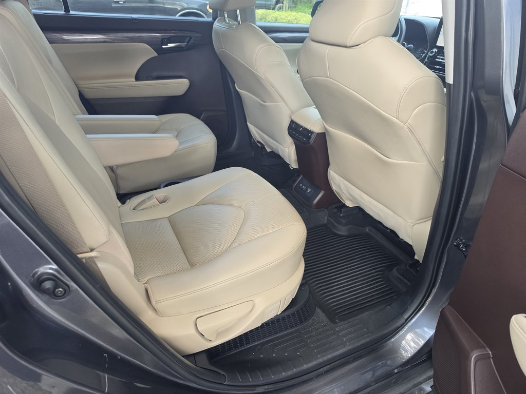 2020 Toyota Highlander Platinum - Photo 35