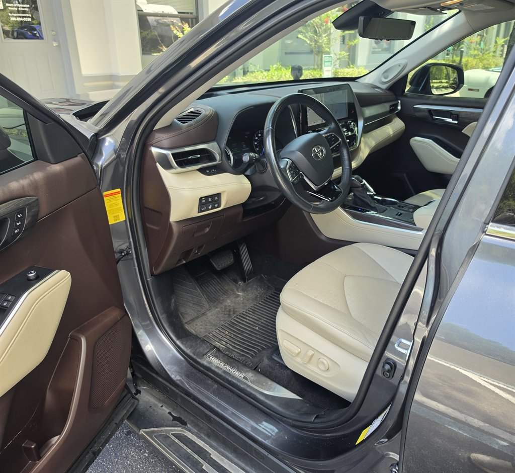 2020 Toyota Highlander Platinum - Photo 16
