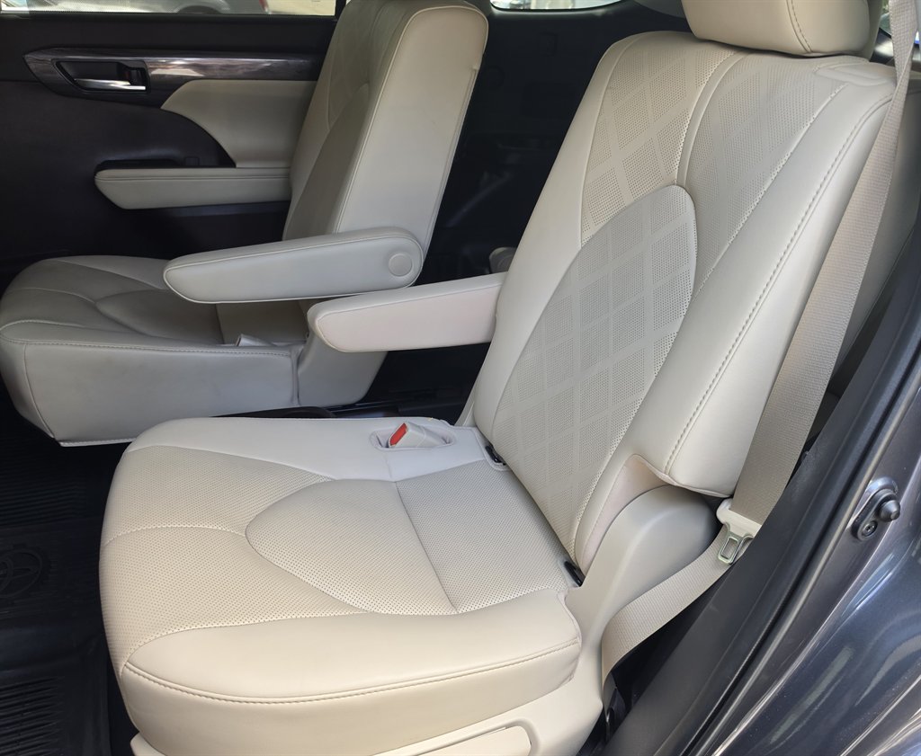 2020 Toyota Highlander Platinum - Photo 26